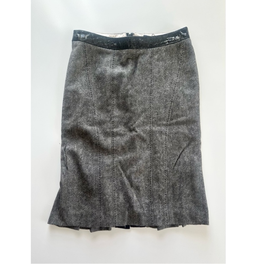 Elegant Gray Skirt with Black Accents